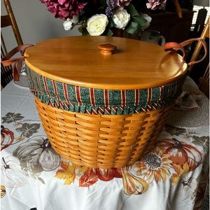 Longaberger Basket with lid, liner and plastic protector